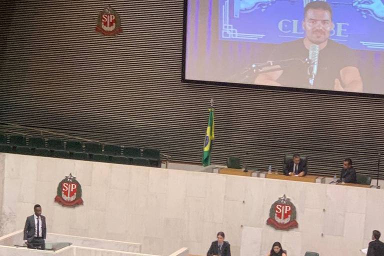 Vice-líder de Tarcísio estreia na Assembleia com vídeo de ex-deputado Arthur do Val