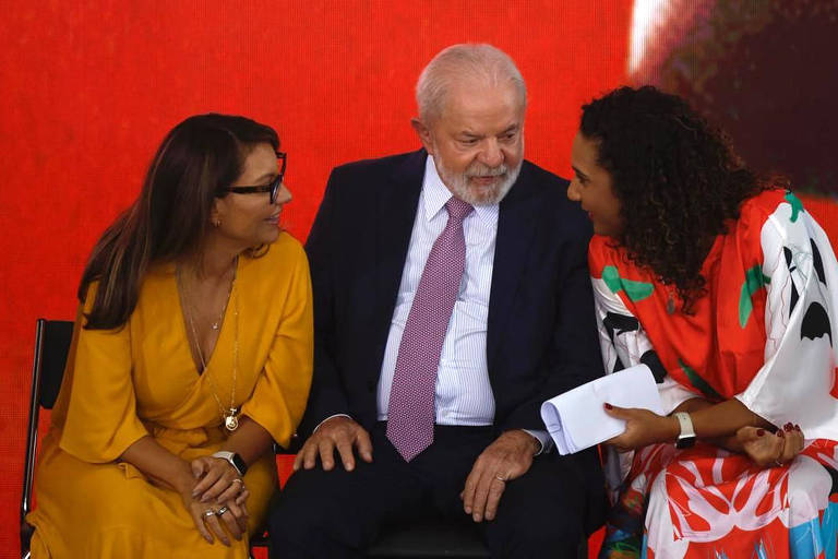 Governo Lula institui cota de 30% para negros em cargos de confiança na administração pública