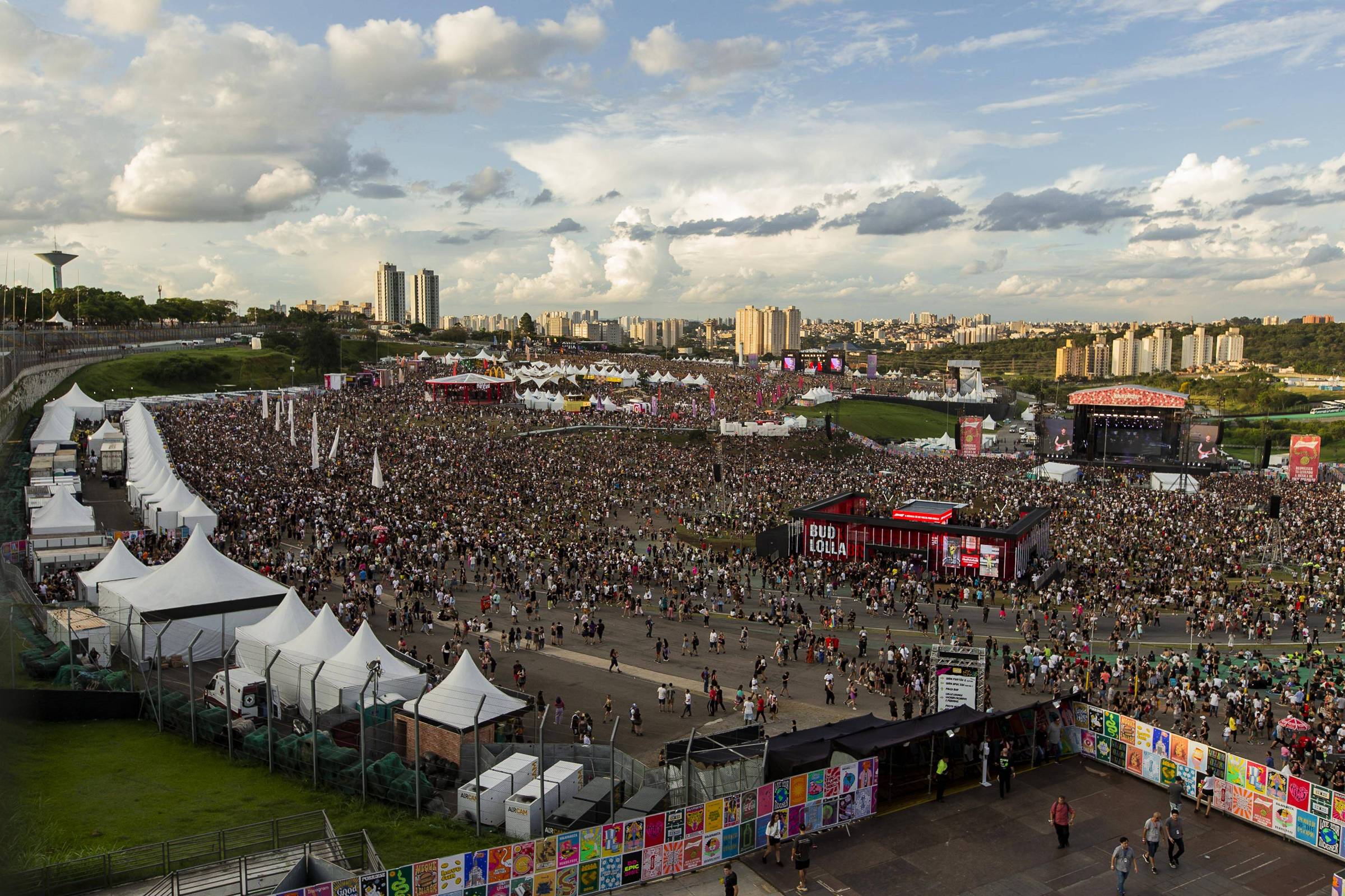 Festival Lollapalooza Brasil 2023 dia 24/03/2023 em Autódromo de  Interlagos, São Paulo, SP