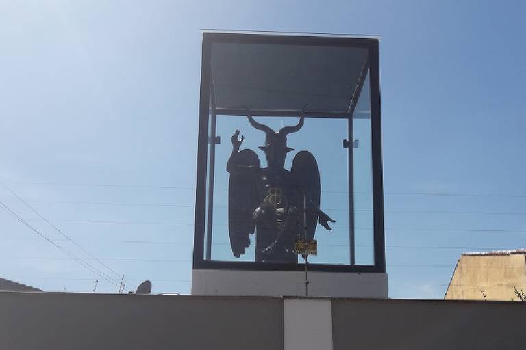 Baphomet, estátua em Alvorada, viralizou nas redes sociais