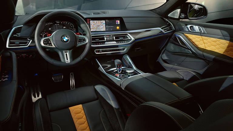 Interior do SUV BMW X6M Competition