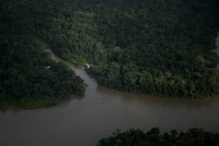 FILE PHOTO: The Wider Image: Brazil's new oil frontier threatens Amazon reef