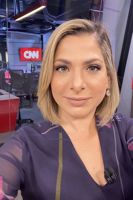 Daniela Lima fala sobre 3 anos de CNN Brasil, fake news e haters -  27/03/2023 - Zapping - Cristina Padiglione - F5