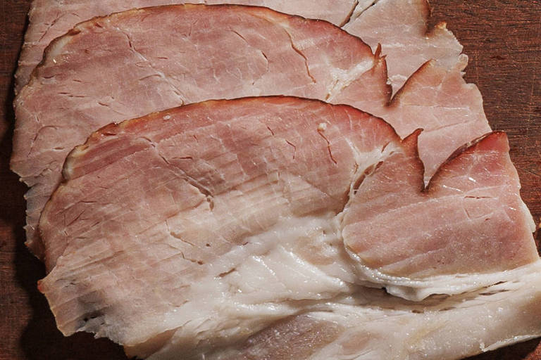 Bacon, presunto e linguiça: o que interessa na rotulagem