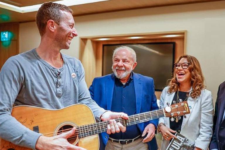 Deputado bolsonarista cobra Lula por violão do Coldplay