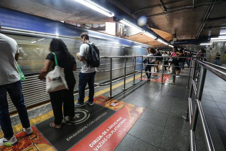 Abaixo-assinado · Manter saídas do metrô, Estação Luz, em operação