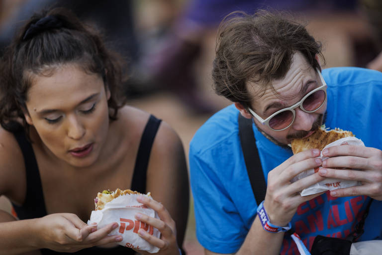 Beber no Lollapalooza 2023 ficou mais caro, mas comer nem tanto; veja preços