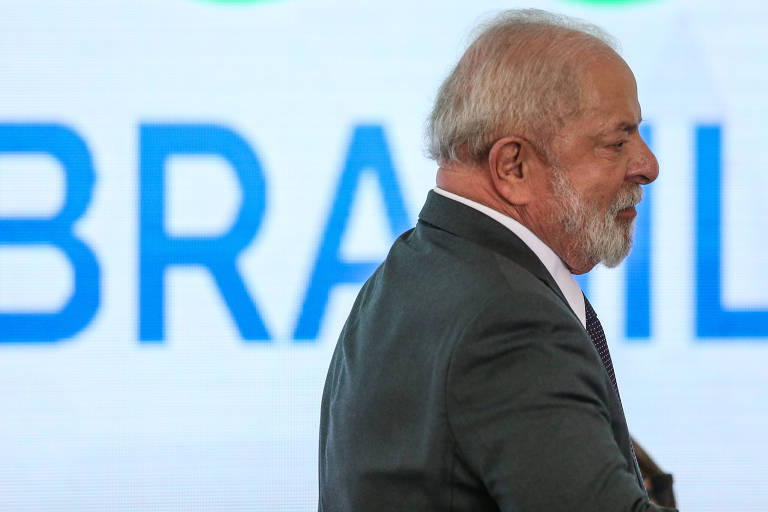 O presidente Luiz Inácio Lula da Silva participa de lançamento do programa Mais Médicos, no Palácio do Planalto