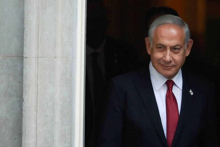 O premiê de Israel, Binyamin Netanyahu, deixa Downing Street, sede do governo do Reino Unido, durante visita a Londres
