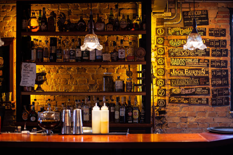 Conheça o Esconderijo Juan Caloto, bar inspirado no estilo faroeste