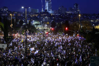 Demonstrators come out in support for Israel's nationalist coalition government
