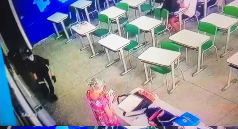 Adolescente ataca professoras e alunos em escola de SP