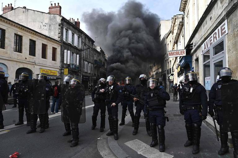 Sob tensão e violência, França convoca aparato policial inédito contra protestos