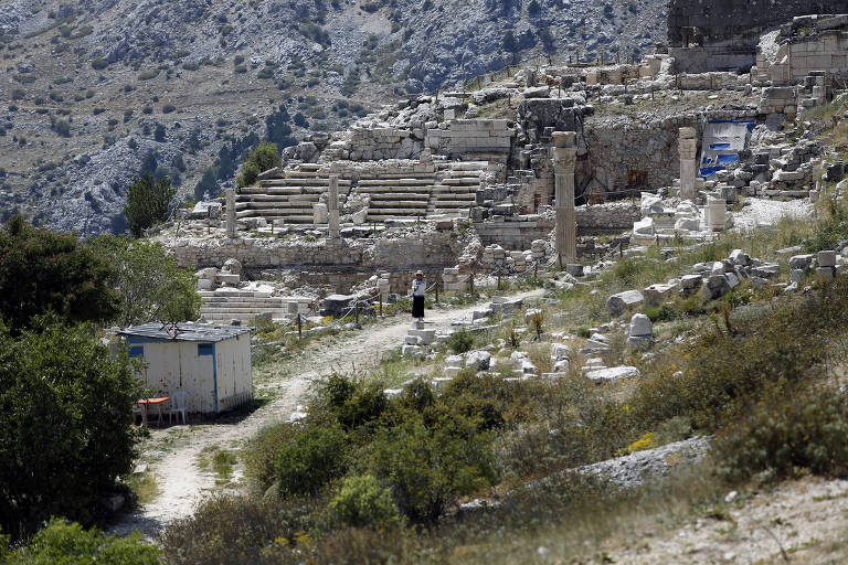 Ruínas da cidade de Sagalassos, atualmente Turquia, onde arqueólogos encontraram a necrópole com os 'pregos mortos' usados em ritual