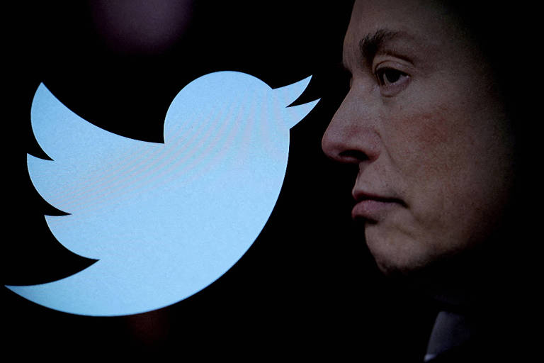 Logo do Twitter e Elon Musk aparecem no mesmo quadro a partir de um efeito visual. Elon Musk é um homem branco, de cabelos castanhos. O logo do Twitter é um pássaro azul.