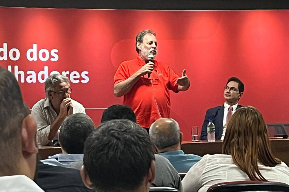 Delúbio é Homenageado E Diz Atuar Por Reeleição De Lula 17 04 2023 Poder Folha