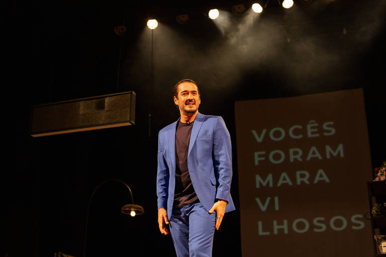 O ator Marcos Veras no palco