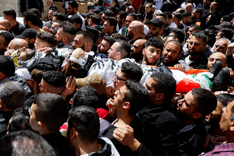 Palestino morto por forças israelenses é velado em Nablus; veja fotos de hoje