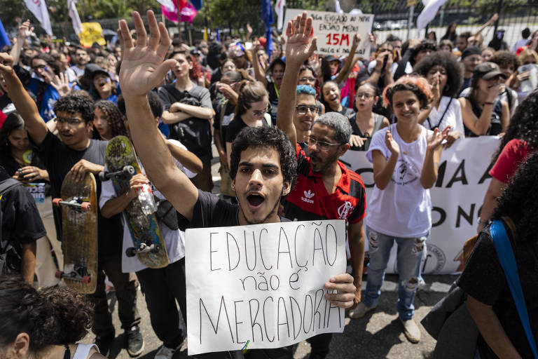  Estudantes fazem protestos no Masp pedindo a revogação do Novo Ensino Médio