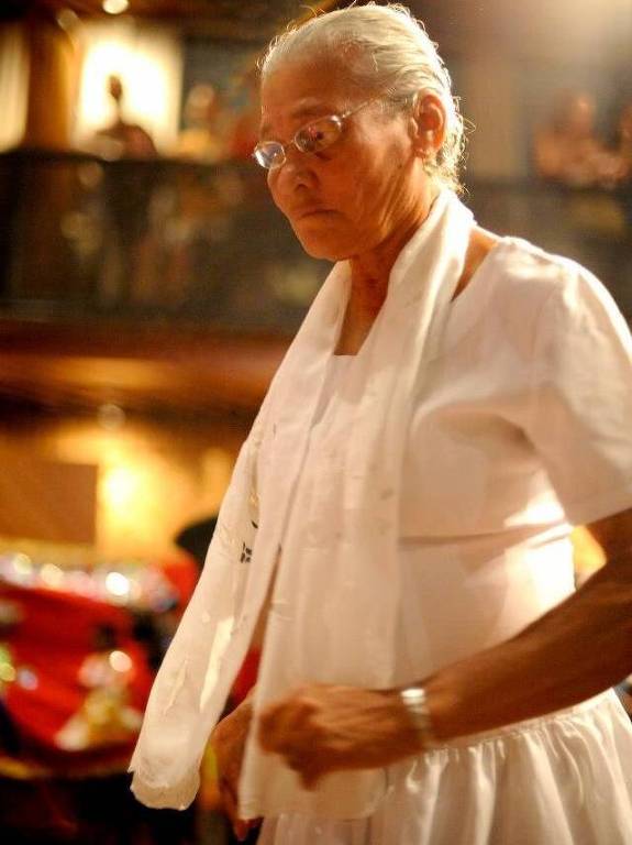Edna Correia Bulcão, a integrante mais velha do grupo cultural Nego Fugido do Acupe, no Recôncavo Baiano