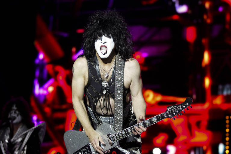 O guitarrista Paul Stanley em performance durante show do Kiss