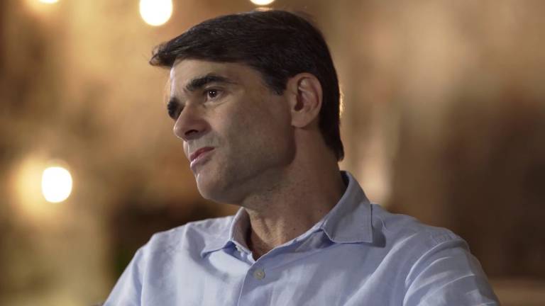 O cineasta João Moreira Salles em cena da série 'Nós, Documentaristas', disponível no serviço de streaming Tamanduá.TV. Herdeiro do Itaú, Moreira Salles tem a oitava maior fortuna do país.