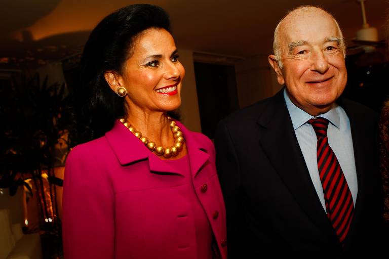 Joseph e Vicky Safra em jantar em homenagem a Maria Teresa e Dr. David Uip, em 2013. Vicky Safra é a atual pessoa mais rica do país, segundo a Forbes.