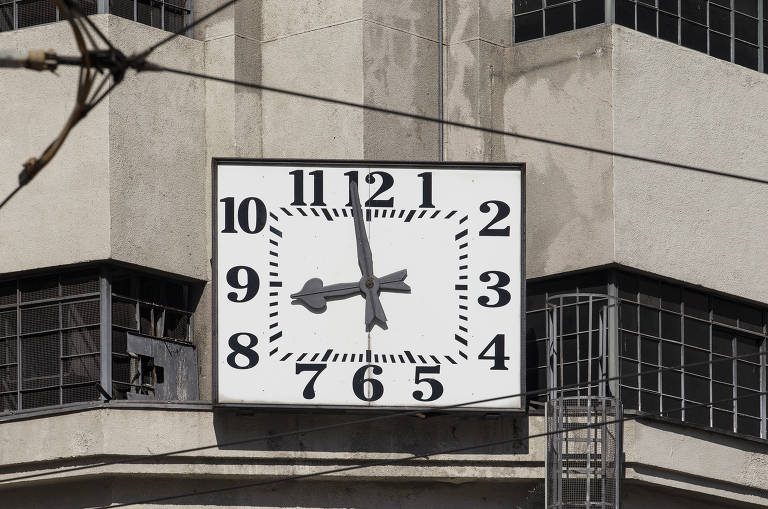 Relógio da fachada do prédio do Mappin, na praça Ramos de Azevedo