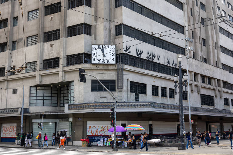 Edifício João Brícola fechado após a saída da Casas Bahia do imóvel no começo de março de 2023.