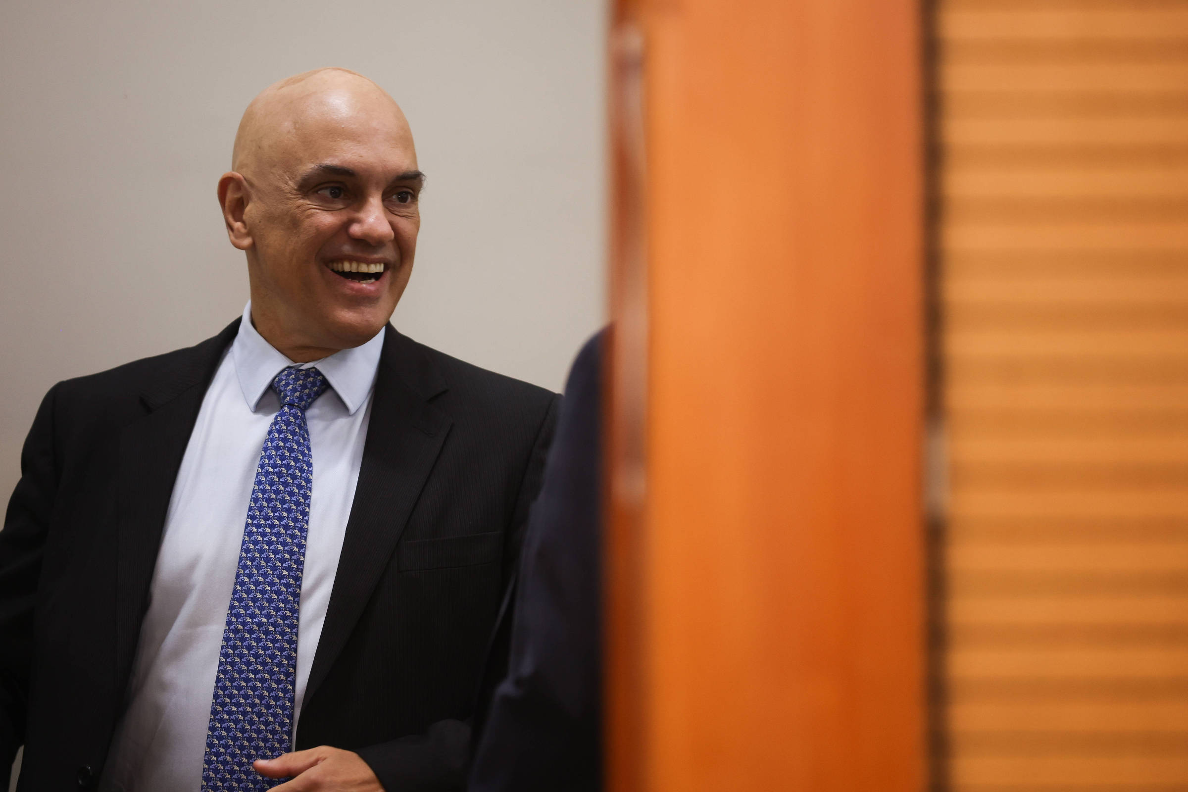 Ministro Alexandre de Moraes transforma 'fama de mau' em piada