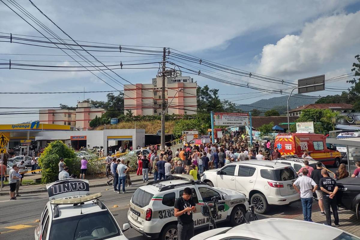 Escola atacada em SC atende crianças de 1 a 12 anos - 05/04/2023 -  Cotidiano - Folha