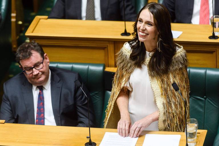 Você pode ser sensível e liderar, diz Jacinda em despedida do Parlamento da Nova Zelândia; veja