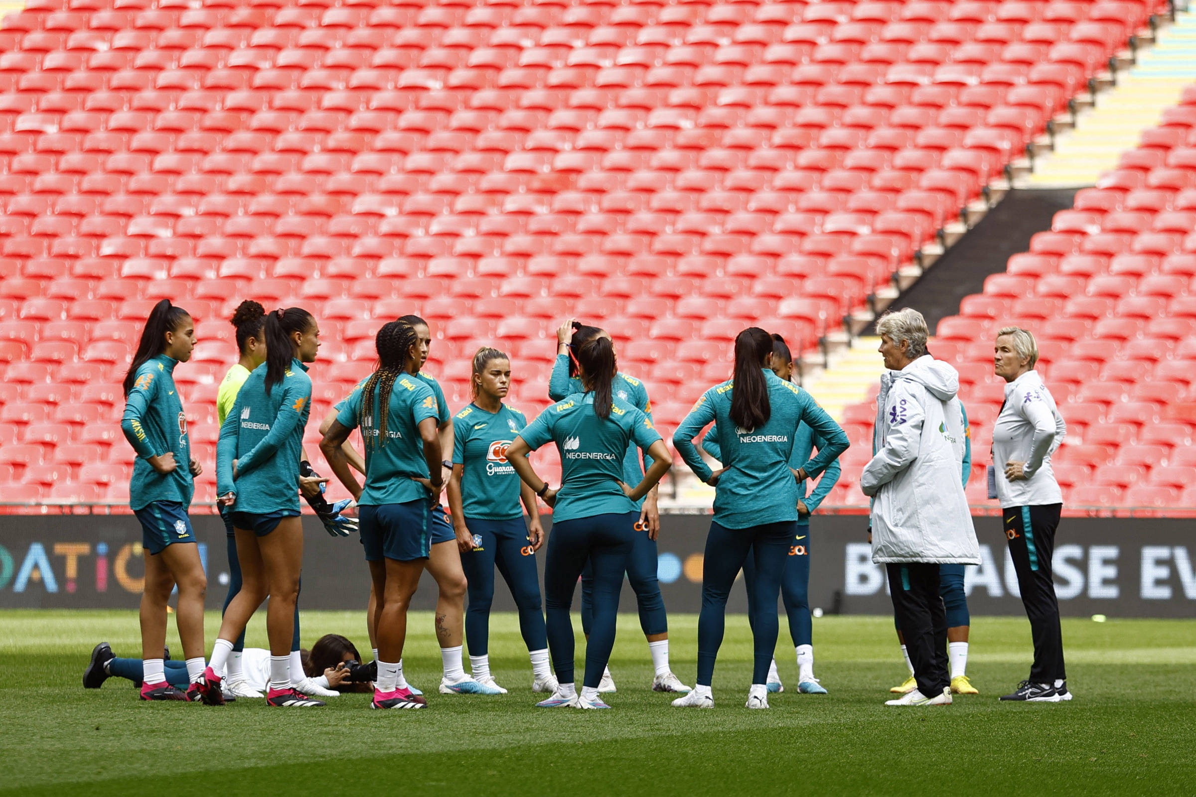 Futebol feminino abre disputas em Londres-2012 - Fotos - UOL