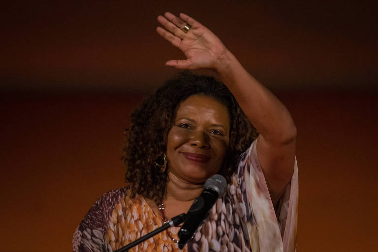 Margareth Menezes se emociona ao saber de revogação da Fundação Palmares