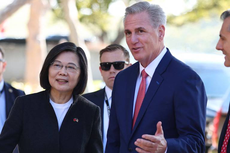 Presidente de Taiwan vai aos EUA para encontro histórico sob ameaças da China