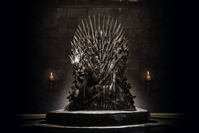 O Trono de Ferro de 'Game of Thrones', composto por várias espadas ligadas umas às outras