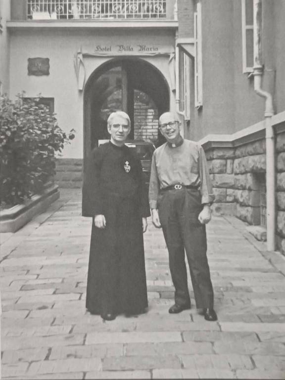 Padre Cândido Amantini e Padre Gabriele Amorth, exorcistas oficiais da diocese de Roma