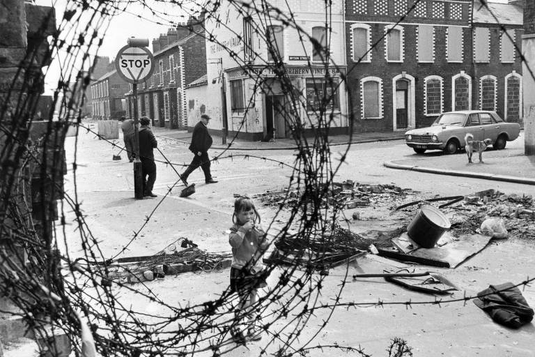 Irlanda do Norte esbarra nas mesmas divisões após 25 anos do Acordo de Belfast