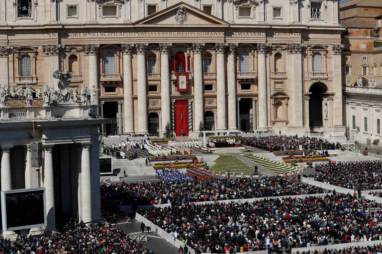 Papa celebra missa de Páscoa no Vaticano; veja fotos de hoje