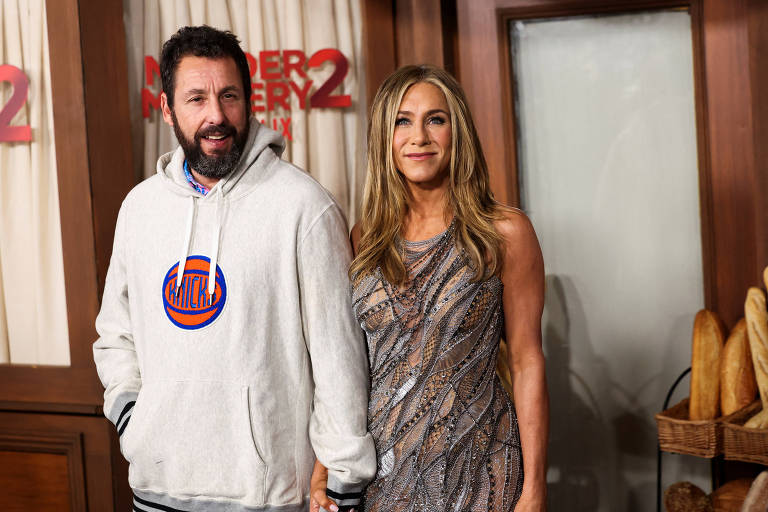 Jennifer Aniston revela que Adam Sandler implica com seus namorados