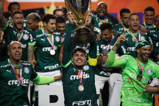 Jogadores do Palmeiras comemoram título do Paulistão 2023