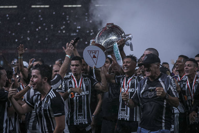 Atlético-MG comemora título do Campeonato Mineiro neste domingo (9)