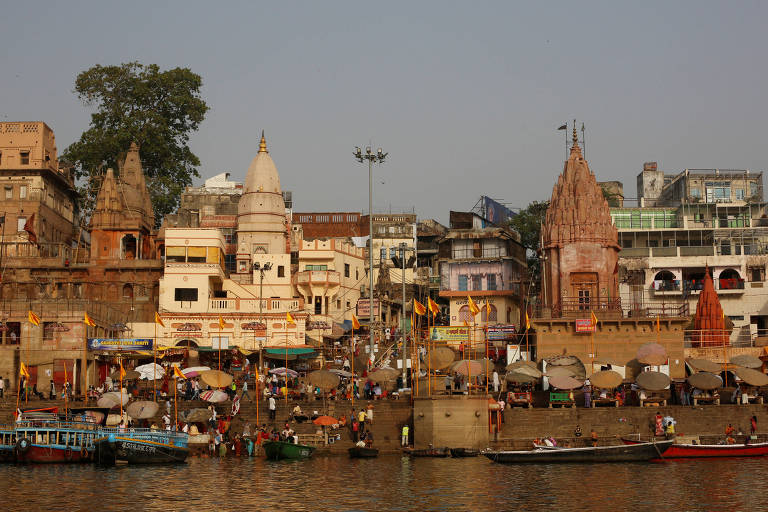 Margens do rio Ganges, em Varanasi, considerada o centro espiritual da Índia