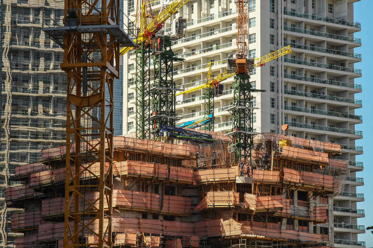 Construção civil reduz previsão de crescimento pela 1ª vez em 10 trimestres