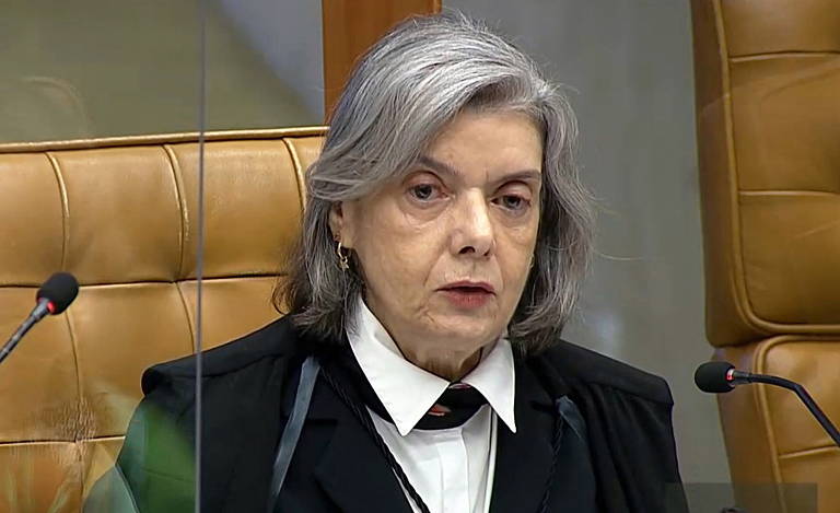 Cármen Lúcia, vinda do STF, é ministra titular do TSE, devendo ficar no cargo até agosto de 2024