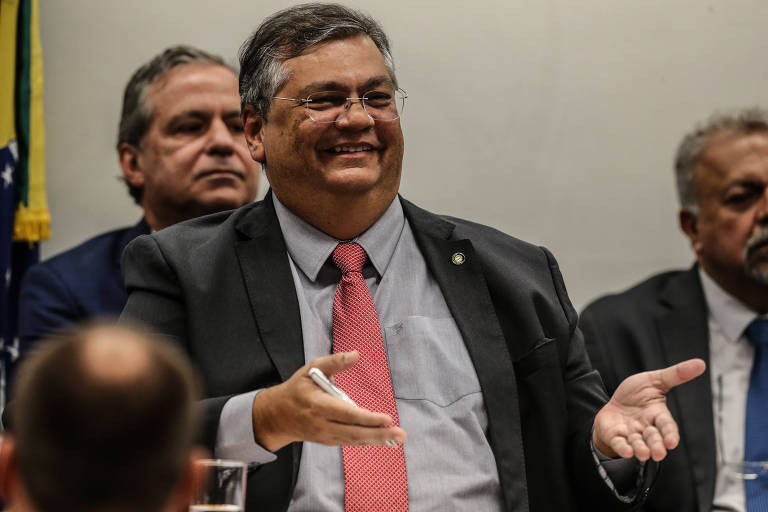 Dino dispara, passa Haddad e lidera popularidade digital entre ministros de Lula