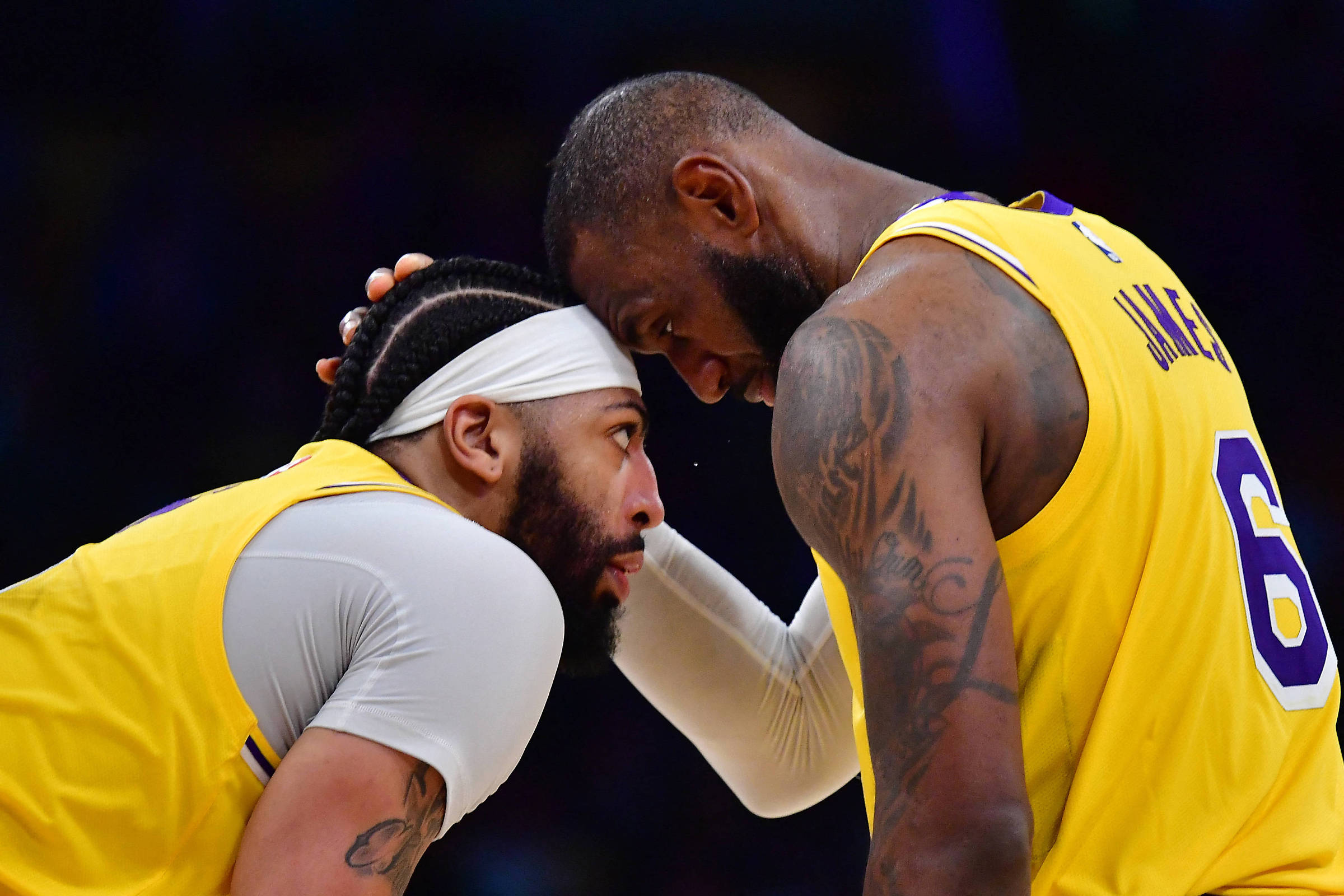 Curtindo um jogo da NBA em Los Angeles 