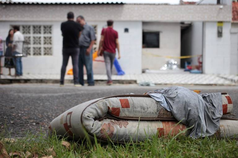 Incêndio em abrigo de Recife deixa quatro mortos