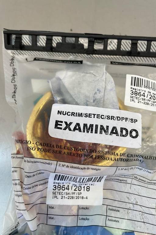 Além das correntes de ouro puro, há quatro lotes com braceletes de ouro maciço, que pesam mais de 500 gramas cada; o mais barato dos lotes tem lance mínimo de R$ 70 mil, e os mais caros, de R$ 90 mil