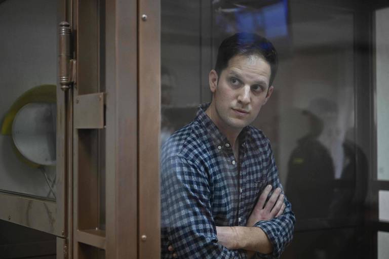 O jornalista americano Evan Gerchkovitch, preso na Rússia sob acusações de espionagem, durante audiência em tribunal de Moscou